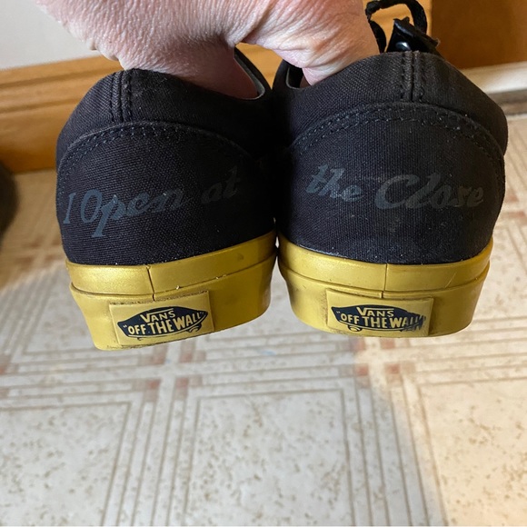 Vans x Harry Potter Golden Snitch Classic Sneakers - Picture 4 of 11